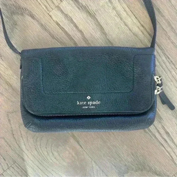 Kate Spade Black Leather Crossbody with Gold Hardware - Picture 3 of 10